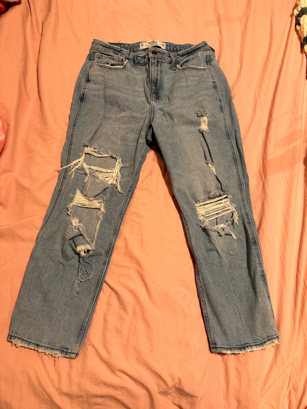 Hollister Curvy High-Rise Mom Jeans